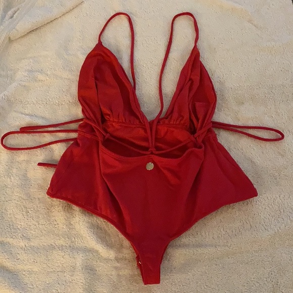 On The Lo from Brasil one piece low cut fabulous bathing suit. Gorgeous! - Picture 5 of 11